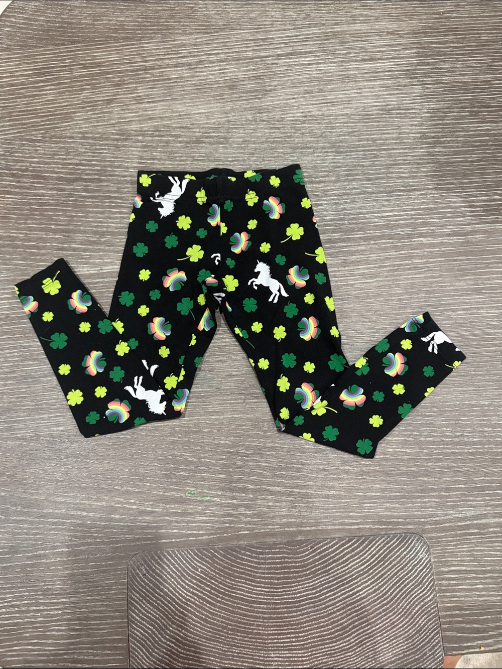 NWOT Size XS (4-5) Way to celebrate St. Patricks Day Unicorn & Shamrock Leggings